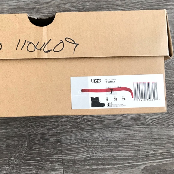 UGG ESTHER BOOT - Picture 9 of 9